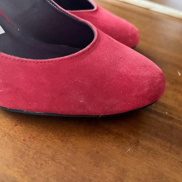 Liz Claiborne Suede Red Heels Size 7 M - Picture 2 of 8